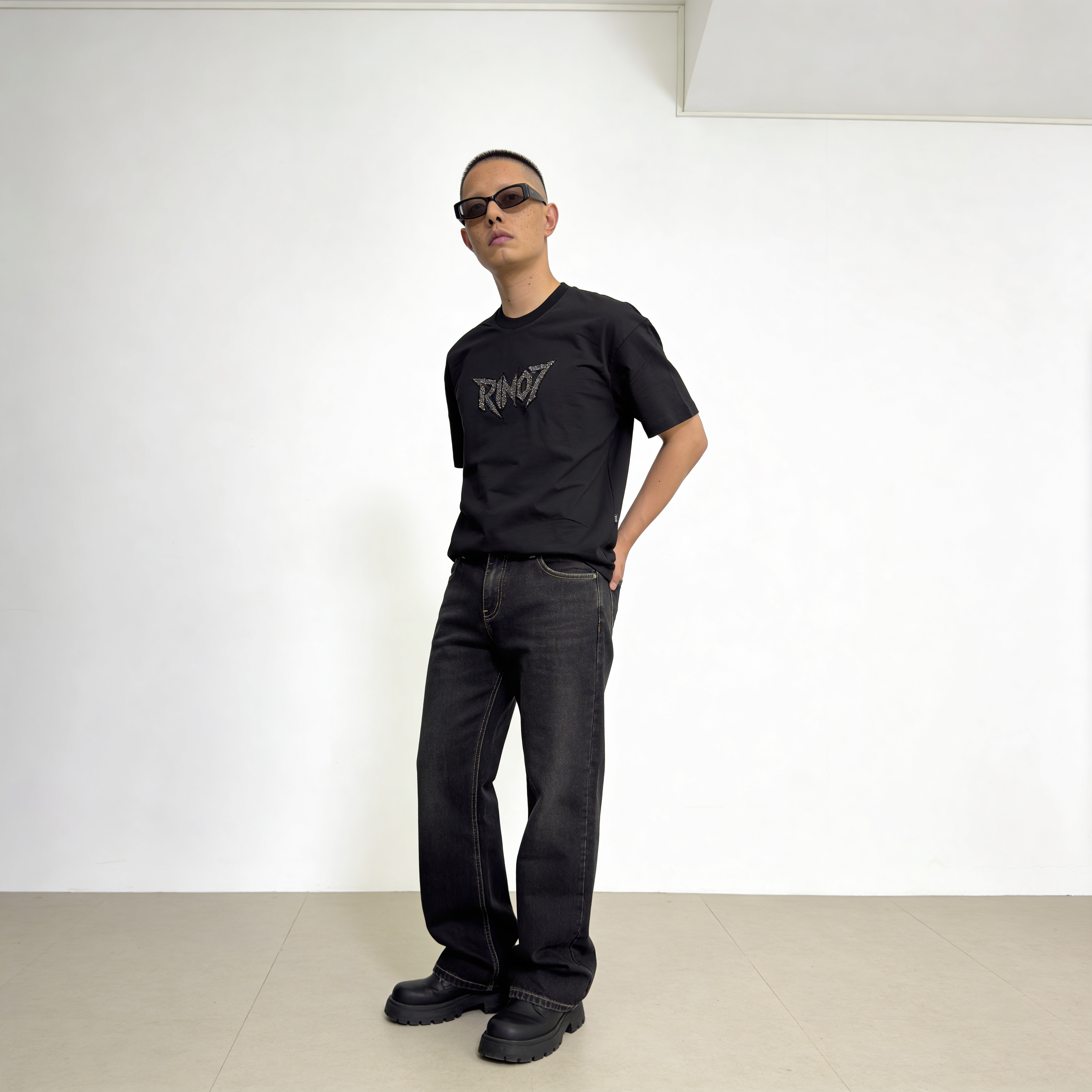 RINO7 Crystal Logo Graphic Regular Fit T-Shirt